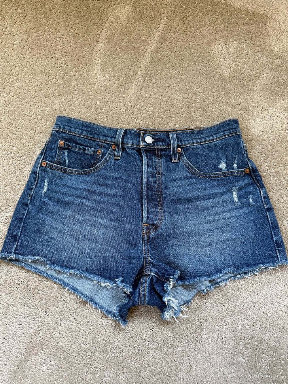 Levi’s Original Fit High Rise 99% Cotton Dark Wash Denim Shorts with Button Fly - Picture 2 of 6